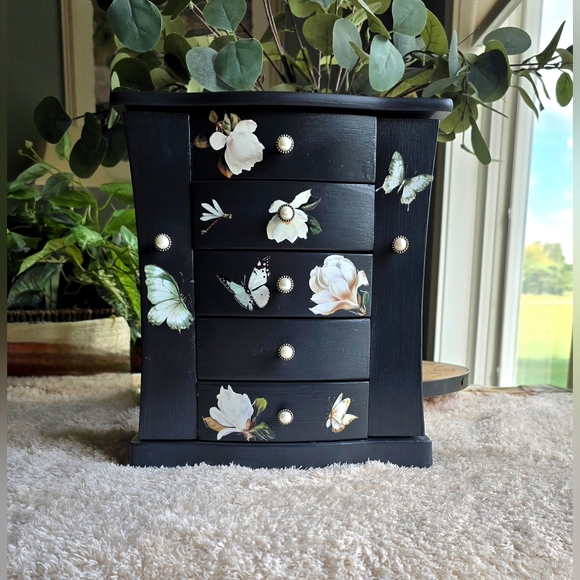 Customed Designed Dresser Top Jewelry Box - Picture 1 of 13
